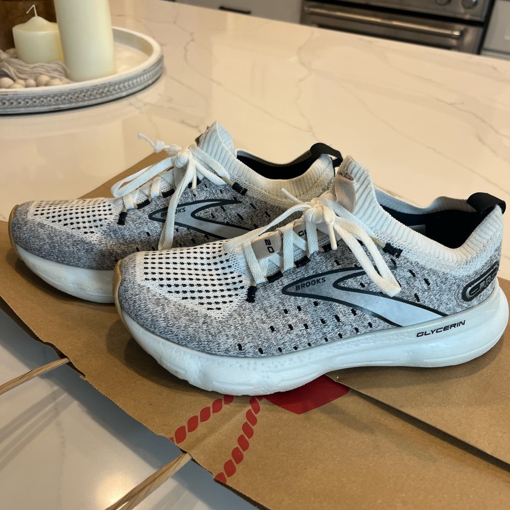 Brooks Ghost